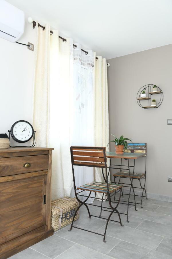 Chambre D'Hotes Du Charme Provencal Senas Экстерьер фото